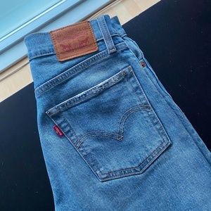 Levi's Wedgie jeans (straight leg crop)
